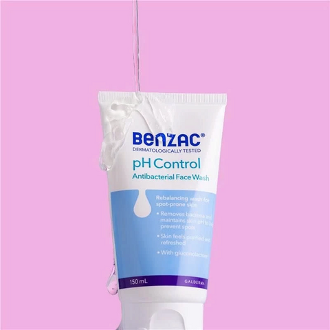 Sữa Rửa Mặt Benzac PH Control - Sạch Sâu, Cân Bằng Độ pH 5.5, Kháng Khuẩn Cho Da Dầu Mụn, Nhạy Cảm 150ml