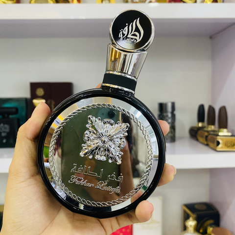 Nước hoa nam Lattafa Fakhar Black EDP 100ml - Hương gỗ thơm cay nồng, lịch lãm và cuốn hút cho phái mạnh