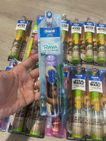 Bàn chải pin Lol Firefly cho bé của Mỹ ( lấy ngẫu nhiên màu)