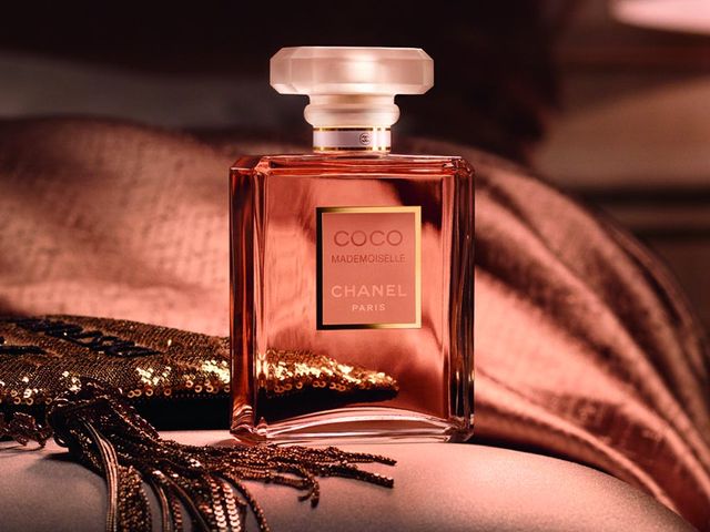 Nước hoa nữ Chanel Coco Mademoiselle - Hương thơm quyến rũ, sang trọng với cam quýt & xạ hương trắng, món quà hoàn hảo cho phái đẹp.