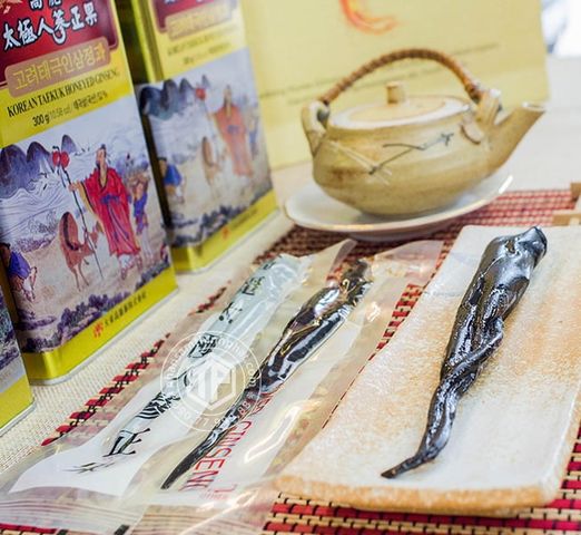 Hồng sâm củ khô300g hộp thiếc tẩm mật ong chính hãng Deadong hàn quốc