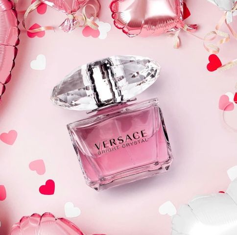 Nước hoa nữ Versace Bright Crystal - Hương thơm tươi mát, dịu dàng, sang trọng, hoàn hảo cho phái đẹp, món quà tuyệt vời.