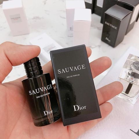 Nước Hoa Dior Sauvage EDP 10ml Nam - Hương Ngọt Ngào, Bí Ẩn, Tươi Mát, Quà Tặng Hoàn Hảo Cho Phái Mạnh