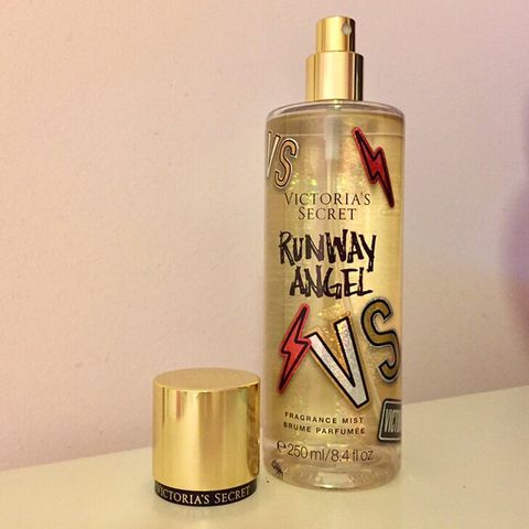 Xịt thơm toàn thân victoria’s secret runway angel 250ml