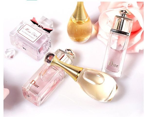 Set Nước Hoa Mini Dior Hộp Trái Tim 4 Chai 5ml - Hương Thơm Sang Trọng, Quà Tặng Ý Nghĩa Cho Phái Đẹp
