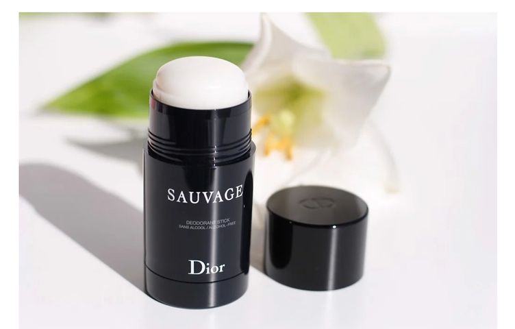 Lăn khử mùi nước hoa nam Dior Sauvage Stick Deodorant 75ml - Giữ thơm suốt 24 giờ, không bết dính, hương Bergamot nam tính.
