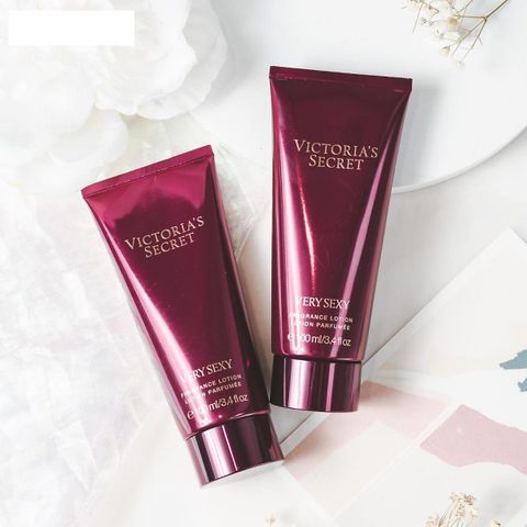 Dưỡng thể victoria secret very sexy 100ml