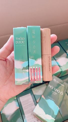 Son trang điểm D'Vi nature giúp trang điểm môi hằng ngày, dưỡng ẩm