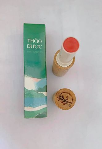 Son trang điểm D'Vi nature giúp trang điểm môi hằng ngày, dưỡng ẩm
