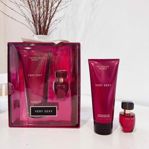Set Nước Hoa Mini Victoria's Secret Very Sexy & Dưỡng Thể Lotion 2022 - Hương Thơm Quyến Rũ, Quà Tặng Tuyệt Vời Cho Người Yêu Thương