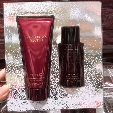 Bộ quà tặng xịt thơm & dưỡng thể Victoria’s Secret Very Sexy Fragrance