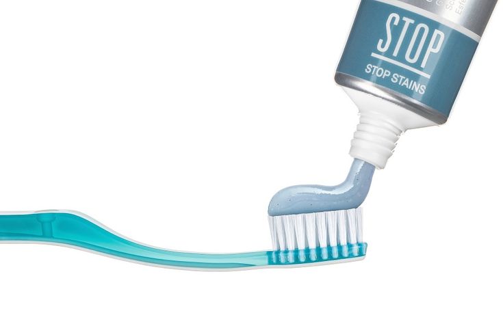 Kem đánh răng Whitening Stop Stains Thụy sĩ 75ml