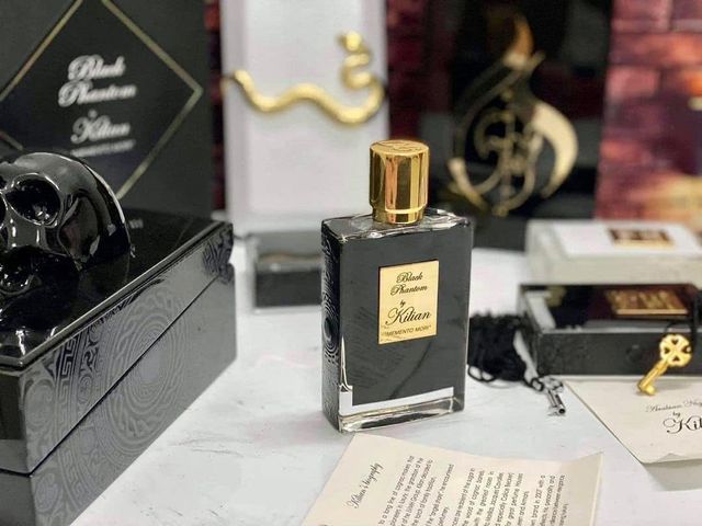 Nước hoa unisex Kilian Black Phantom EDP - Hương socola đen, rum, và caramel quyến rũ, phong cách bí ẩn, lưu hương lâu.