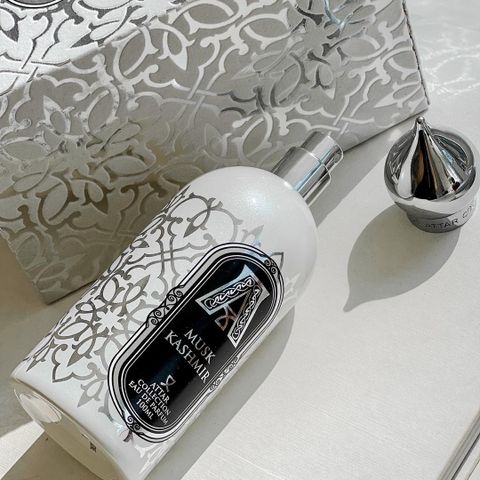 Nước hoa unisex Attar Collection Musk Kashmir EDP - Hương hoa cỏ quyến rũ, tinh tế cho cả nam và nữ, phong cách cao cấp.