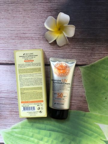 Kem Chống Nắng 3W Clinic SPF 50 PA+++ 70ml - Bảo vệ da tối ưu, chống nắng hiệu quả với chiết xuất nha đam, phù hợp cho mọi loại da.