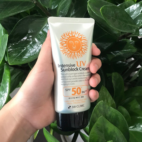 Kem Chống Nắng 3W Clinic SPF 50 PA+++ 70ml - Bảo vệ da tối ưu, chống nắng hiệu quả với chiết xuất nha đam, phù hợp cho mọi loại da.