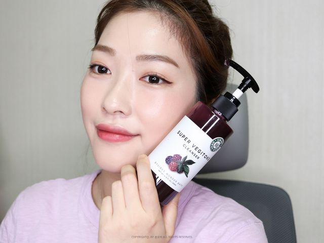 Sữa rửa mặt sủi bọt rau củ thải độc Super vegitoks cleanser Wonder