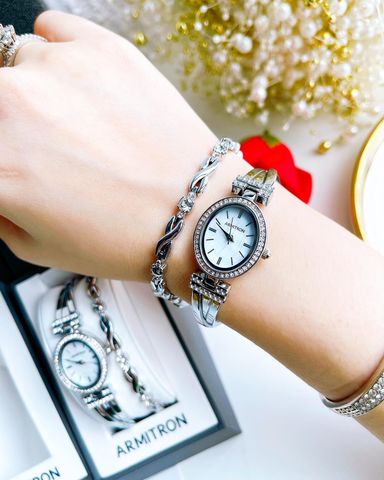 Set đồng hồ kèm lắc tay Armitron của Mỹ nữ tính thanh lịch