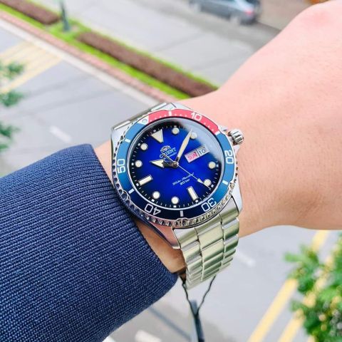 Đồng hồ nam Orient Pepsi for men máy cơ chống nước khủng