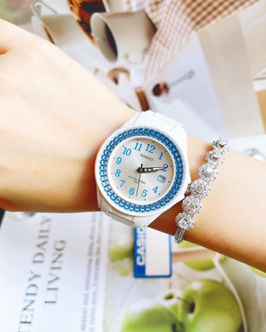 Đồng hồ nữ Casio trắng style năng động trẻ trung