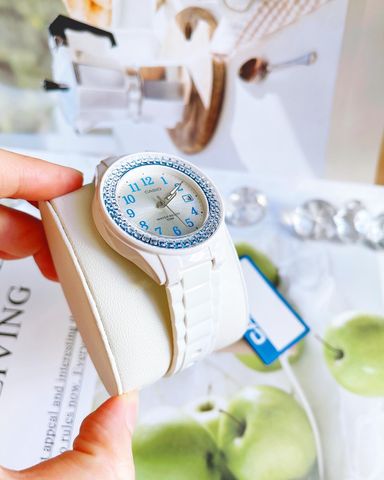Đồng hồ nữ Casio trắng style năng động trẻ trung