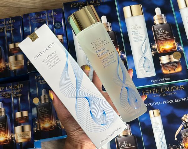 Nước Dưỡng Tinh Chất Estee Lauder Kích Hoạt Làn Da 200ml - Tái Tạo Da Khô, Làm Mềm Mịn, Giảm Nếp Nhăn, Dưỡng Ẩm Hiệu Quả
