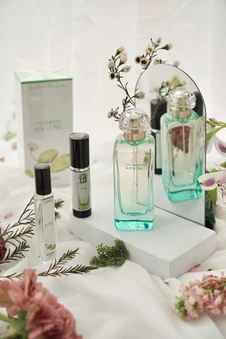 Nước hoa Unisex Hermes Un Jardin Le Nil EDT - Hương thơm thanh lịch, tươi mới với cam quýt, hoa sen và xạ hương, lưu hương lâu.