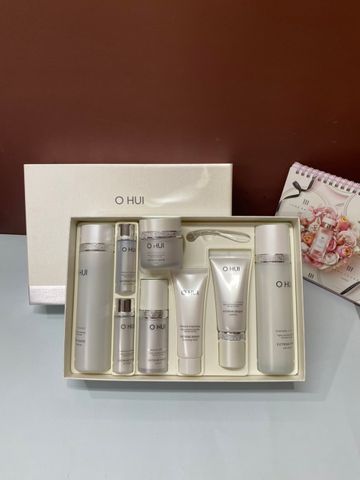Set Dưỡng Trắng Da Ohui Extreme White Special 8 Món - Giúp Làm Sáng Da, Mờ Thâm Nám, Chăm Sóc Da Hiệu Quả