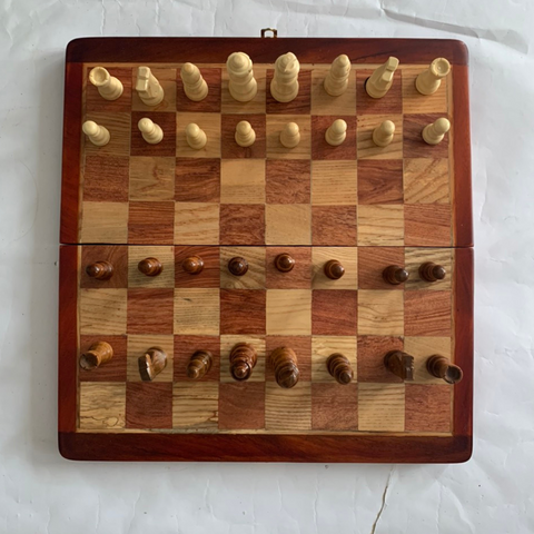 Bộ Cờ Bằng Gỗ Hương Tự Nhiên Quân cờ Hương Gụ- Tàn Bì