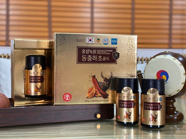 [Hàn Quốc] Cao Hồng Sâm Nhung Hươu Đông Trùng JK 2 Lọ 250g