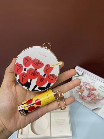 Phấn nước chống nắng Ohui Ultimate Cover Lifting Flower Edition