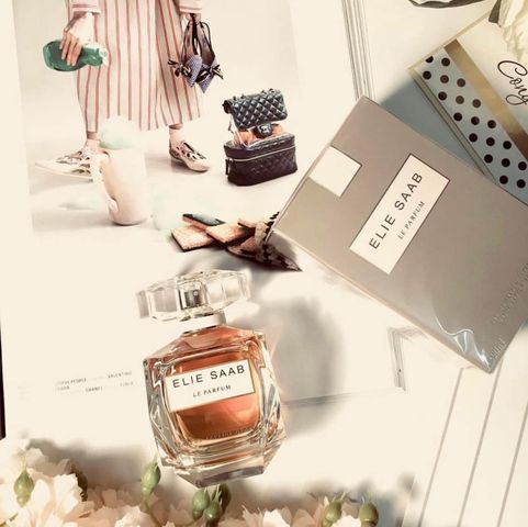 Nước hoa nữ Elie Saab Le Parfum Intense EDP - Hương hoa cam, hoa hồng và mật ong, lưu hương lâu - Sự thanh lịch và quyến rũ.