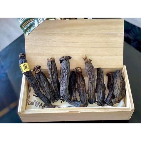 Hắc Sâm Khô Nguyên Củ Hộp Thiếc 300g Insam Hàn Quốc - Bồi Bổ Sức Khỏe, Tăng Cường Miễn Dịch, Quà Tặng Sang Trọng