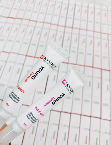 Son Dưỡng Môi Kyung Lab Young Lip Repair Honey - Màu Đỏ, Phục Hồi Nhanh, Dưỡng Ẩm Từ Thiên Nhiên, Sữa Ong Chúa, Bơ Hạt Mỡ
