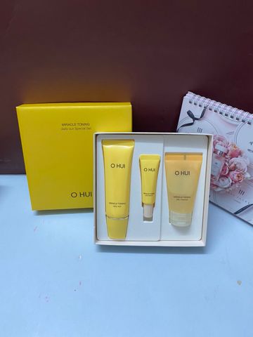 Set kem chống nắng Ohui Miracle Toning Daily Sun Special