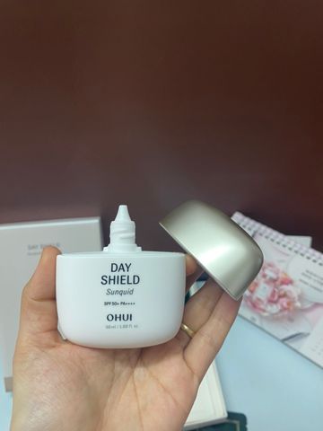 Set Kem Chống Nắng Cấp Ẩm Ohui Day Shield Sunquid SPF 50+/PA++++ - Dưỡng ẩm và Làm dịu da, Bao gồm Tinh chất và Mặt nạ