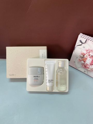 Set Kem Chống Nắng Su:m37 Sun-away Air Fit Sunquid SPF50+/PA++++ - Dưỡng Da, Làm Dịu Nhanh, Tặng Nước Tẩy Trang và Sữa Rửa Mặt