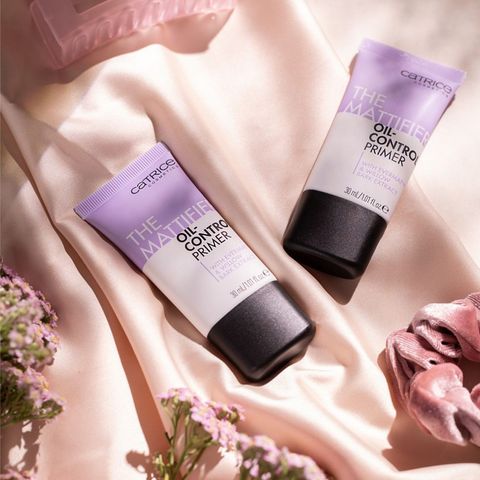 Kem Lót Kiềm Dầu Catrice The Mattifier Oil-Control Primer 30ml - Giữ Lớp Trang Điểm Bền Màu, Chống Bóng Nhờn, Che Khuyết Điểm Tự Nhiên