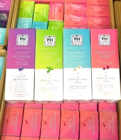 Dung Dịch Vệ Sinh Phụ Nữ PH Japan Premium 150ml - Khử Mùi, Lưu Hương Thiên Nhiên, An Toàn Cho Da Nhạy Cảm