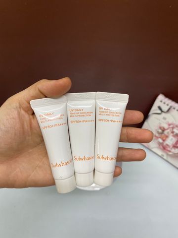 Kem Chống Nắng Nâng Tone Sulwhasoo UV Daily Tone Up SPF 50+ PA++++ - Bảo Vệ Da, Dưỡng Ẩm, Chống Tia UV và Ánh Sáng Xanh