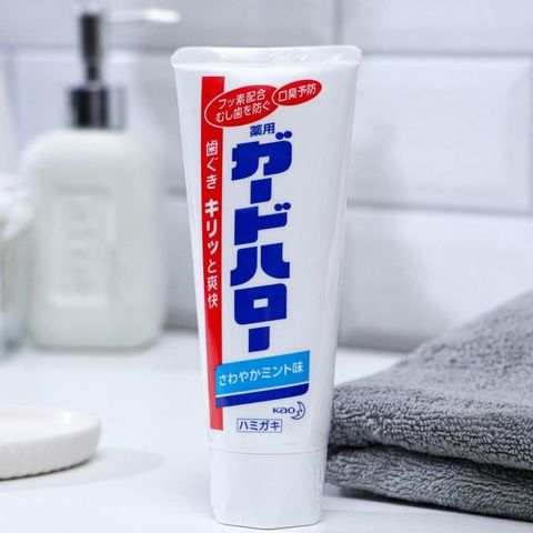 Kem đánh răng giúp trắng răng và giảm sâu răng Nhật Bản KAO 165g