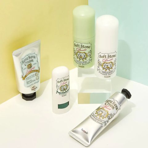 Lăn Khử Mùi Đá Khoáng Deonatulle Soft Stone 20g - Sản Phẩm Khử Mùi Bán Chạy Nhật Bản, Không Màu, Không Mùi, Tiện Lợi Sử Dụng