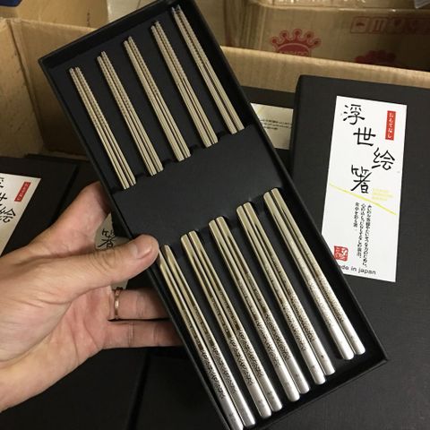 Set 5 đôi đũa họa tiết inox 304 đặc ruột Nhật Bản