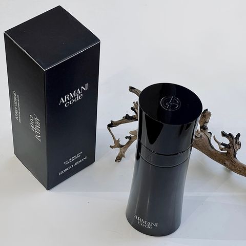 Nước hoa Giorgio Armani Code Eau de Toilette cho Nam - Hương chanh Bergamot tươi mát, quyến rũ và lịch lãm, dành cho phái mạnh.