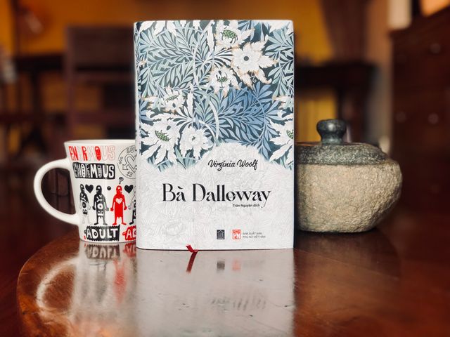 Bà Dalloway - Cuốn sách văn học kinh điển của Virginia Woolf, phiên bản giới hạn bìa cứng, tác phẩm nổi bật thế kỷ 20, NXB Phụ Nữ Việt Nam