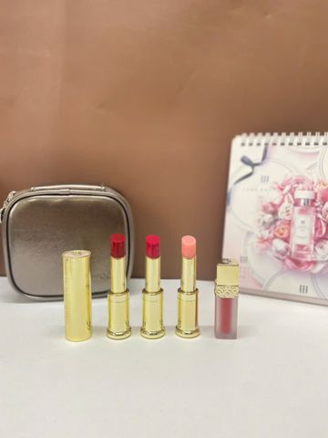 Bộ Son Dưỡng Chống Nắng Whoo Glow Lip Balm Phiên Bản Giới Hạn + Tặng Ví Da & Son Kem Lì - Son Môi SPF10 Tự Nhiên, Sáng Màu