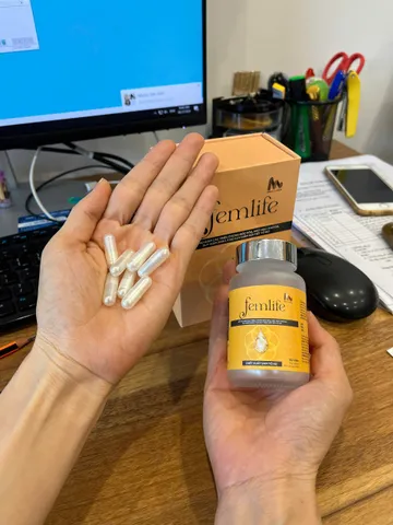 Viên Uống Cân Bằng Nội Tiết Tố Femlife 30 Viên - Giải Pháp Tự Nhiên Cho Phụ Nữ Tiền Mãn Kinh, Cải Thiện Sức Khỏe & Làm Đẹp Da