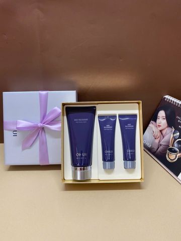 Set Sữa Rửa Mặt Ohui Tím Age Recovery Soft Amino Foam - Làm Sạch Makeup, Cấp Ẩm, Dành Cho Da Khô, Lão Hóa, Bao Gồm 180ml + 2 Tuýp Mini 45ml