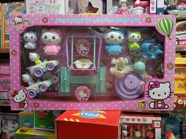 Đồ Chơi Nhà Búp Bê Khu Vui Chơi Mèo Hello Kitty 99602-3 - Bộ Đồ Chơi Giải Trí Với Cầu Trượt Và Xích Đu, Quà Tặng Dễ Thương Cho Trẻ Em