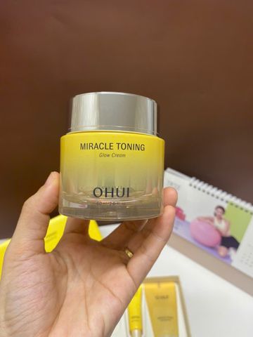 Set kem dưỡng trắng và căng bóng da Ohui Miracle Toning Glow Cream